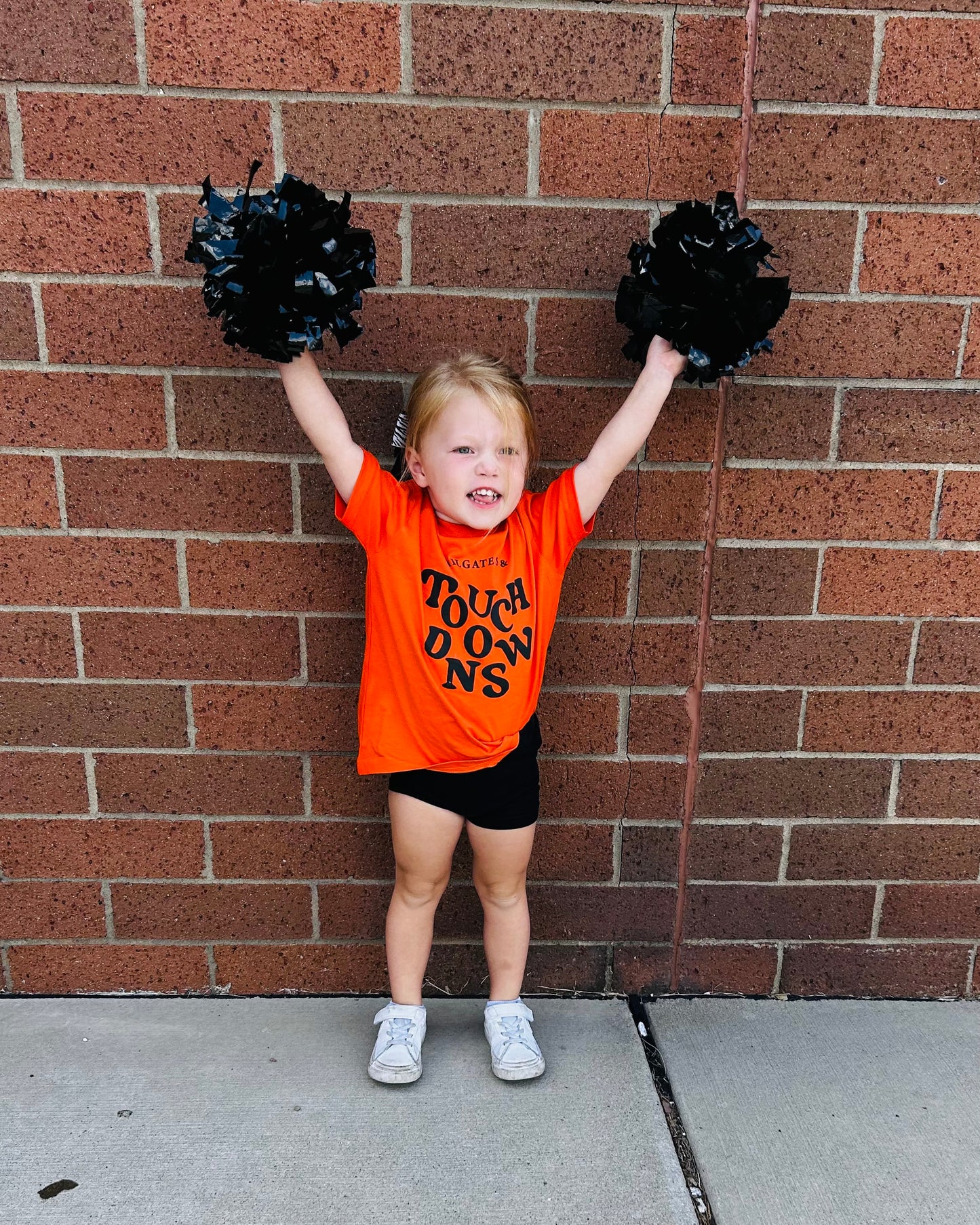 Mini Black Pom Pom