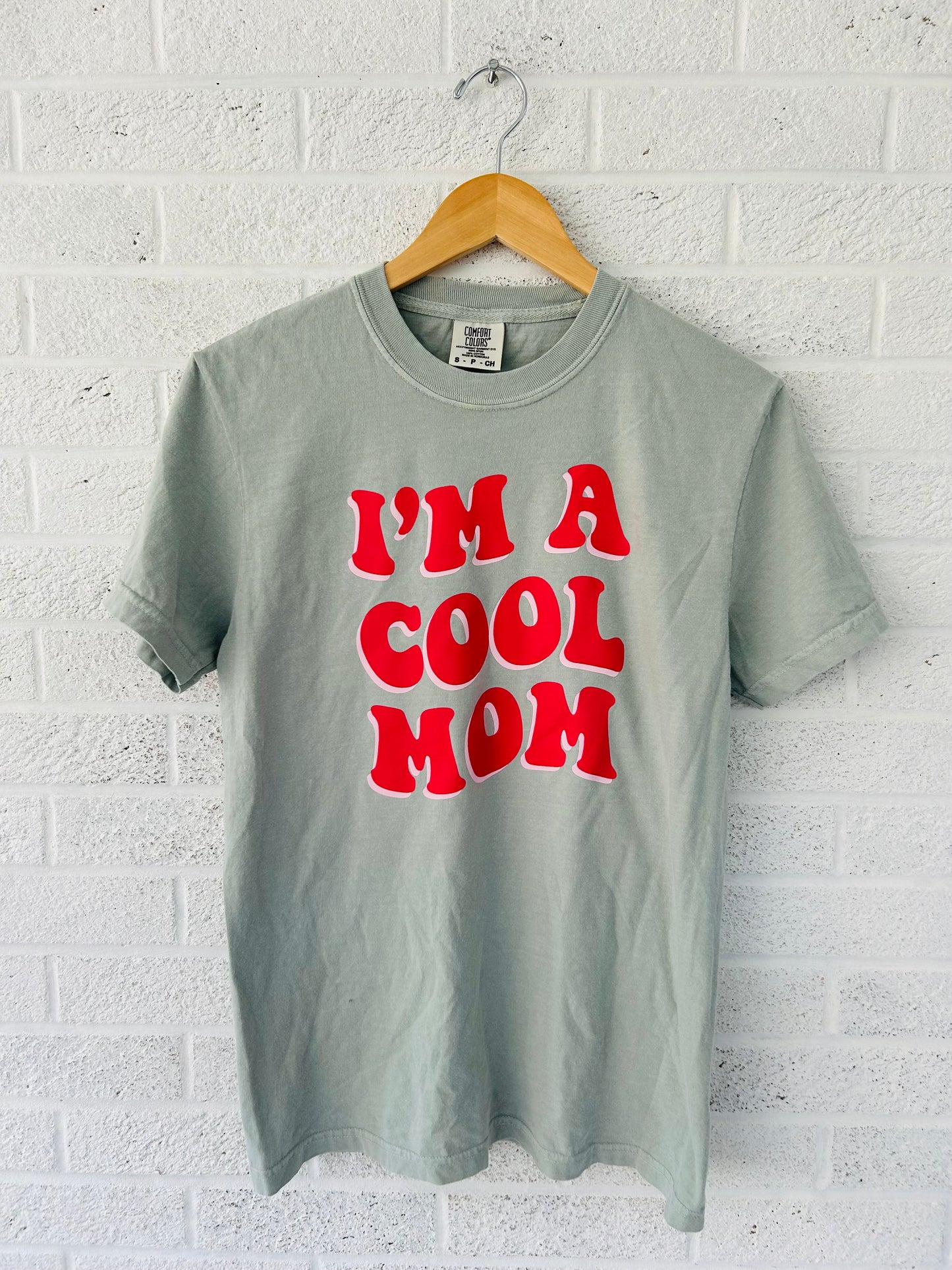 I'm A Cool Mom Vintage T-shirt Sage