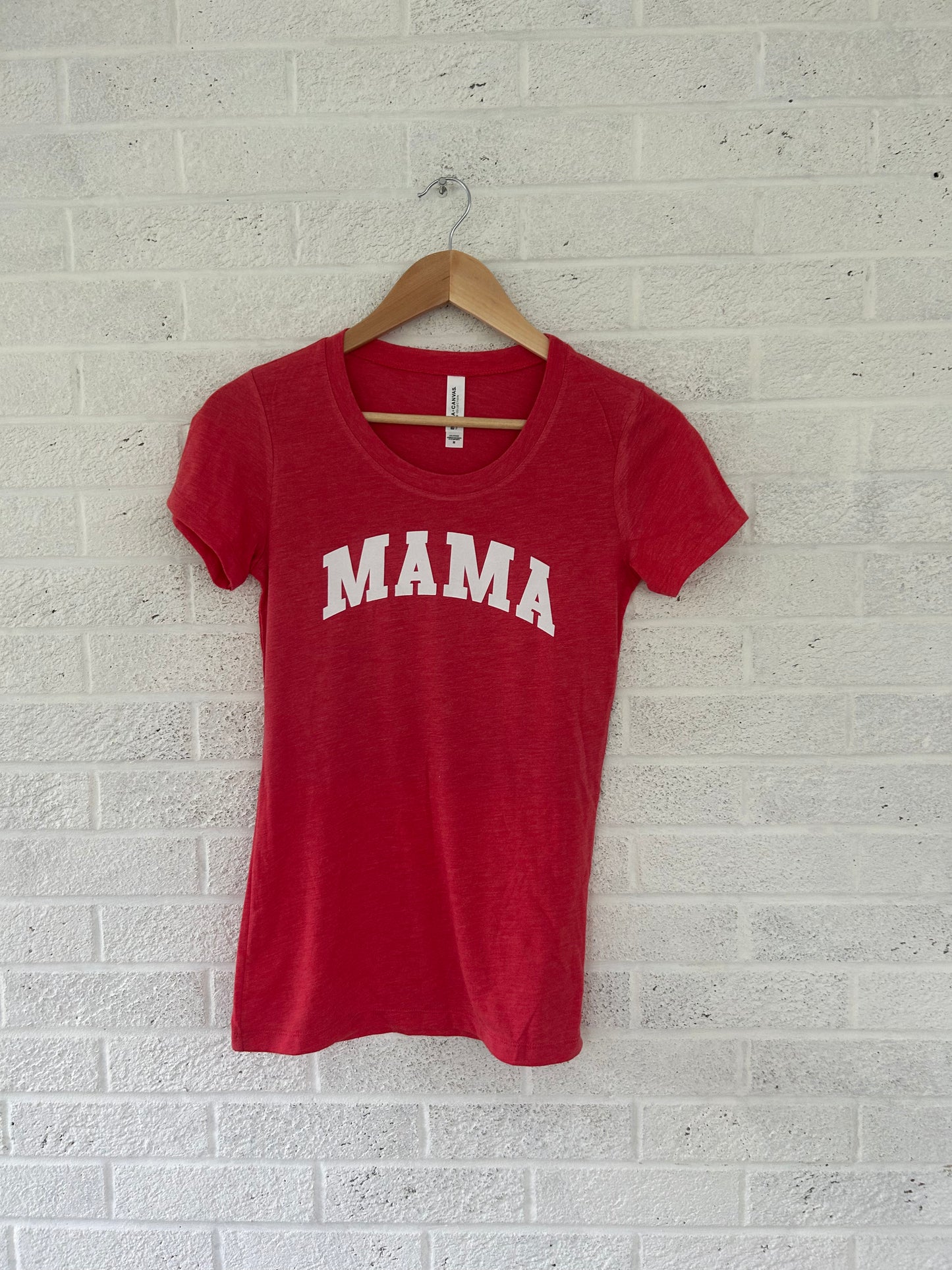 Red Mama T-shirt (M)